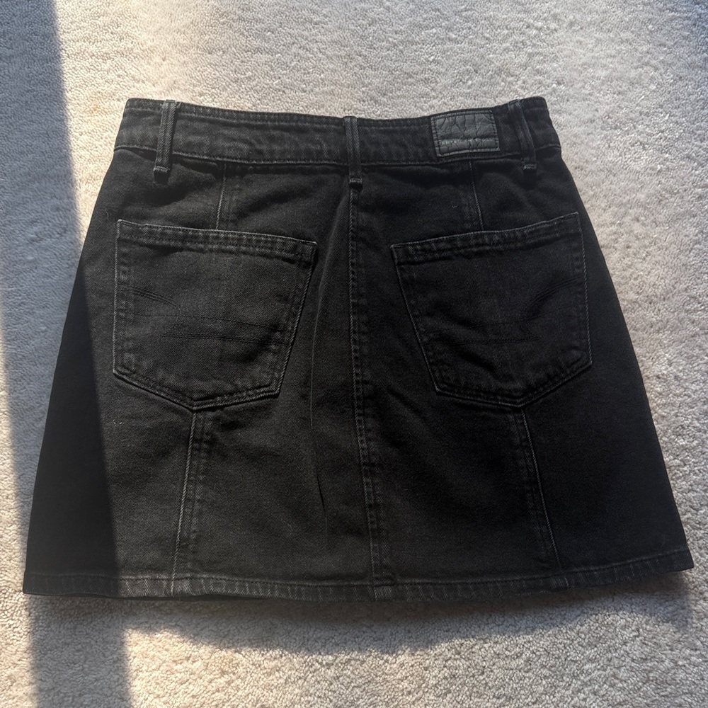 American Eagle Black Button-Up Denim Skirt - Picture 2 of 3